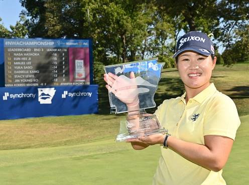 2021년 미국여자프로골프(LPGA) 투어 월마트 NW 아칸소 챔피언십 우승을 차지한 하타오카 나사가 이틀 연속 홀인원을 기록해 화제를 모았다. 사진제공=Getty Image_LPGA