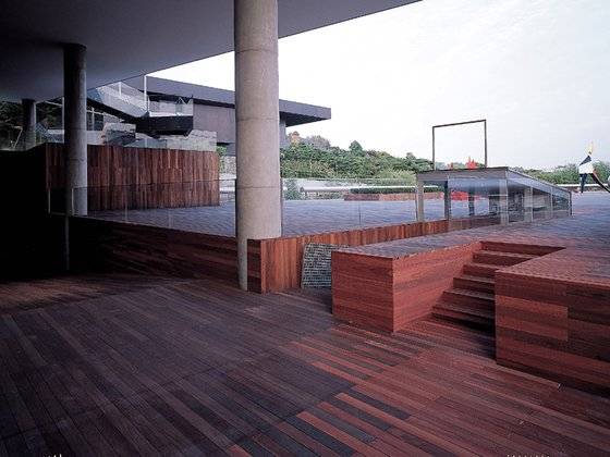 서울 한남동 리움미술관 입구와 야외 마당. [사진 리움 홈페이지 캡쳐]