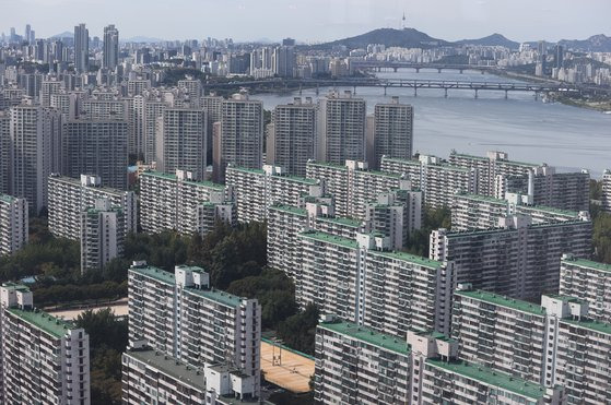 서울 송파구 주공5단지를 비롯한 서울 시내 아파트단지 모습. 연합뉴스