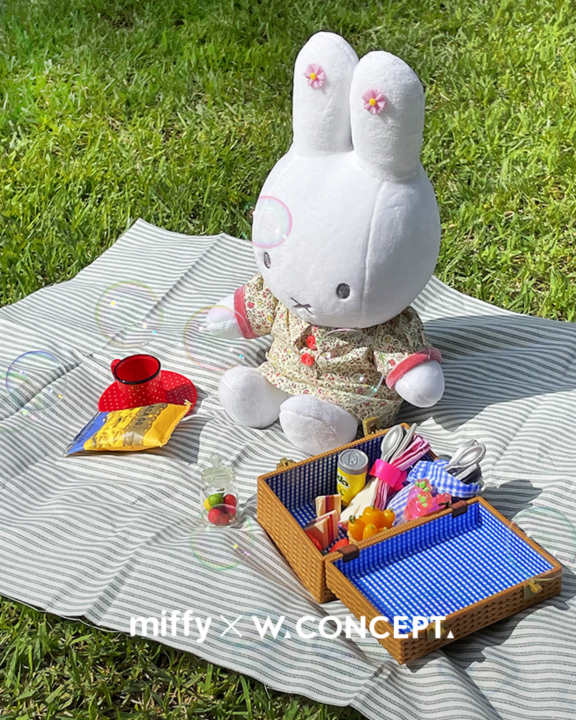 W컨셉이 토끼 캐릭터 ‘미피(Miffy)’와 콜라보레이션을 진행한다./사진제공=W컨셉