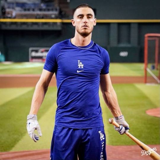 "나 어때요?" 머리를 짧게 깎은 코디 벨린저. [다저스 트위터]