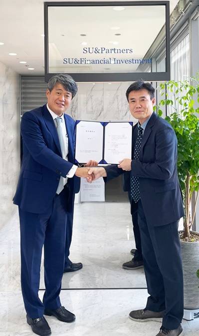 김철중 수앤파이낸셜 대표(왼쪽)와 리로소프트 최석 대표.