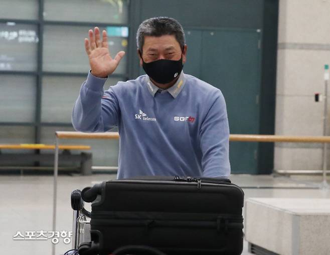 최경주가 28일 오전 인천공항을 통해 귀국하고 있다. ㅣ스포티즌 제공