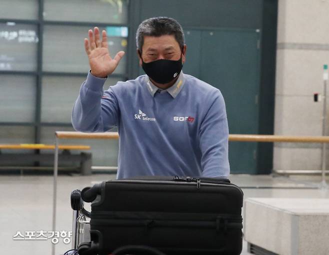 최경주가 28일 오전 인천 국제공항으로 입국하고 있다. ㅣ스포티즌 제공