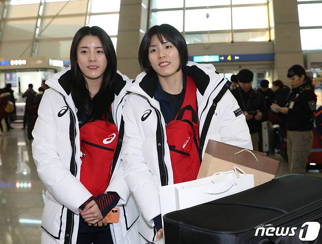 배구선수 이재영(오른쪽)과 이다영(왼쪽). © 뉴스1