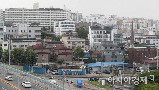 서울 양천구 한 건물에서 바라본 빌라촌 모습. /문호남 기자 munonam@