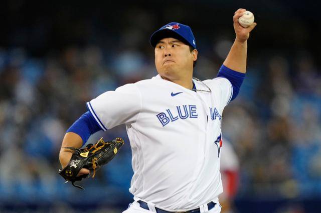 토론토 류현진이 29일 캐나다 토론토의 로저스센터에서 열린 2021 MLB 뉴욕 양키스전에서 선발 역투하고 있다. 토론토=AP 연합뉴스.