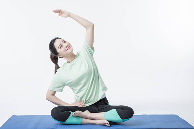 집에서 요가, 고강도 인터벌 트레이닝을 하면 우울증 증상이 개선될 수 있다./사진=클립아트코리아