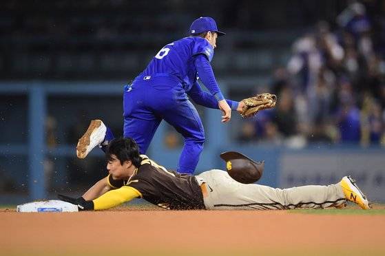 29일 다저스전에서 도루하고 있는 김하성. 로이터=연합뉴스