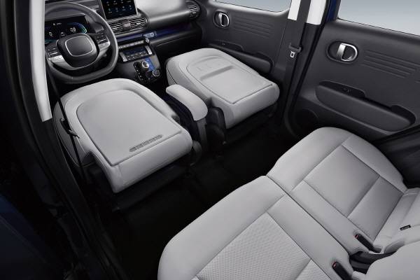 현대차 경형 SUV 캐스퍼 전 좌석에는 폴딩 기능이 적용됐다 [사진제공=현대차]