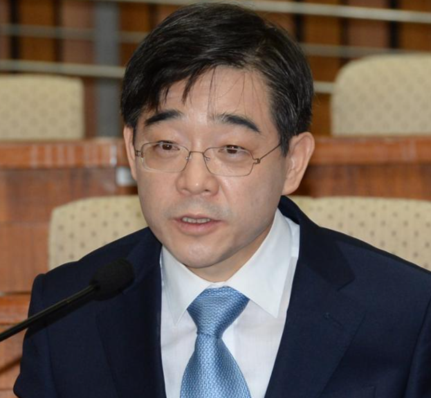 권순일 대법관이 후보자 시절인 2014년 8월 25일 국회 인사청문특별위원회에서 답변하고 있다. 한국일보 자료사진