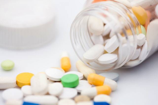 약을 복용할 때는 반드시 약물 복용 주의사항이나 약물 상호작용 등에 대해 정확히 알아야 한다./사진=클립아트코리아