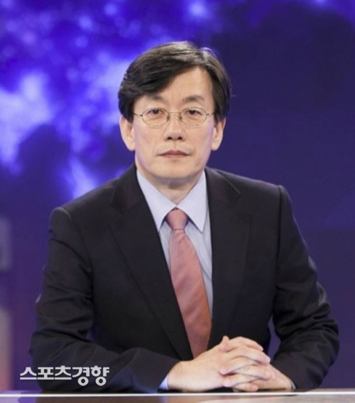 손석희 JTBC 총괄사장이 해외순회특파원으로 임명되며 세계 각국의 소식을 취채하는 것으로 알려졌다. 경향신문 자료사진