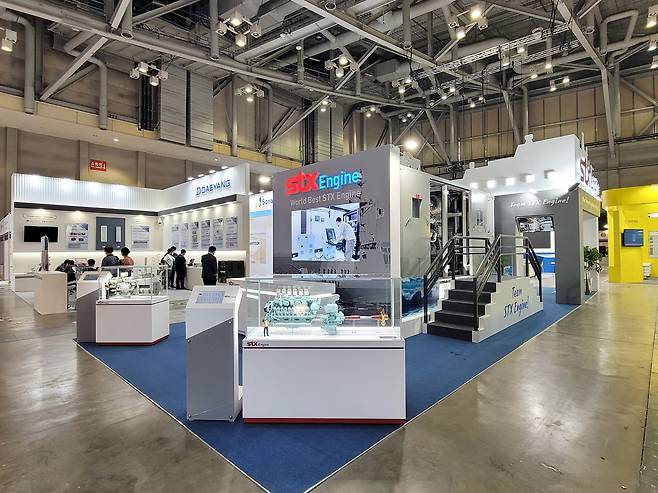 '2021 국제해양방위산업전(MADEX)'의 STX엔진 부스.(사진은 기사 내용과 직접적인 관련이 없음). © 뉴스1