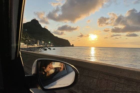 울릉도에서는 렌터카로 여행하는 게 편하다. 최승표 기자