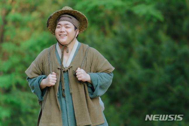 [서울=뉴시스] tvN ‘어사와 조이’의 ‘구팔이’역 배우 박강섭. 2021.10.01 (사진=풍경엔터테인먼트 제공) photo@newsis.com