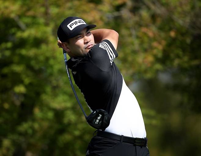 [서울=뉴시스] 고범준 기자 = 1일 경기도 여주 페럼클럽에서 열린 현대해상 최경주 인비테이셔널 2라운드, 이준석이 12번홀에서 드라이버 티샷을 치고 있다. (사진=KPGA 제공) 2021.10.01. photo@newsis.com *재판매 및 DB 금지