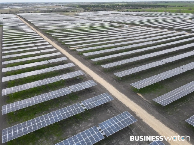한화큐셀이 건설해 운영 중인 미국 텍사스주 168MW급 태양광 발전소/사진=한화큐셀 제공