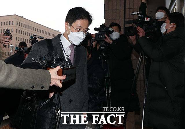 윤석열 검찰의 고발사주 의혹을 수사했던 검찰이 현직 검사의 관여 사실을 포착하고 사건을 고위공직자범죄수사처(공수처)에 넘겼다. 사진은 손준성 전 대검 수사정보정책관. /뉴시스