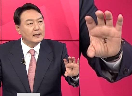 지난 1일 서울 중구 필동 매경미디어센터에서 열린 대선 경선 5차 방송토론회에 참석한 윤석열 전 검찰총장. 사진 MBN 뉴스 유튜브