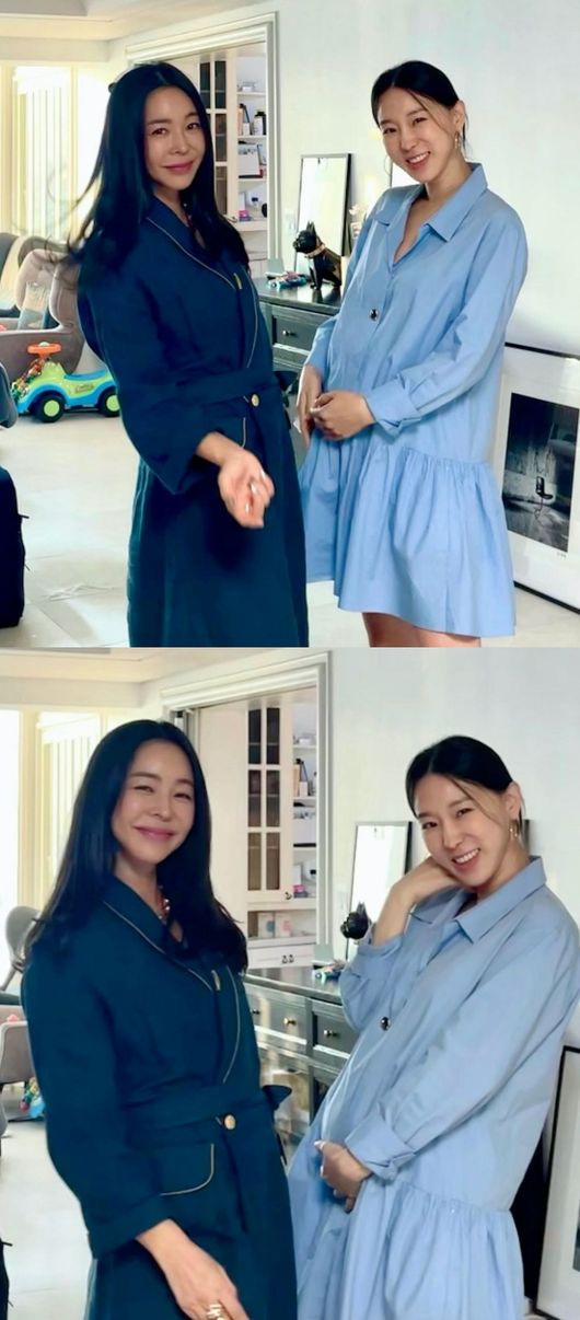 Broadcaster Lee Hye-young shared a happy time with Lee Ji-hye.Lee Hye-young posted several photos on his personal instagram on the 4th, along with an article entitled My sister is so happy to see her wisdom soon to become a mother of two children!Lee Hye-young in the public photo is a visit to Lee Ji-hyes house to shoot SBS entertainment Frombite 2 - You Are My Destiny.Lee Hye-young boasts an excellent fashion sense even at the age of 50, and admires her beauty while her age is unbelievable.Lee Ji-hye, who is currently pregnant with the second, boasts a D-line that is clearly revealed despite wearing a flat maternity dress, and a happy expression makes the mood of the viewers feel better.Meanwhile, Lee Hye-young married a businessman who was older in 2011, and in 2000, he became the first Korean entertainer to join a US-based insurance company with a bridge insurance of 1.2 billion won.Lee Hye-young SNS