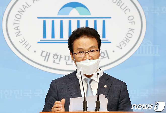 김용판 국민의힘 의원. 2021.7.25/뉴스1 © News1 구윤성 기자