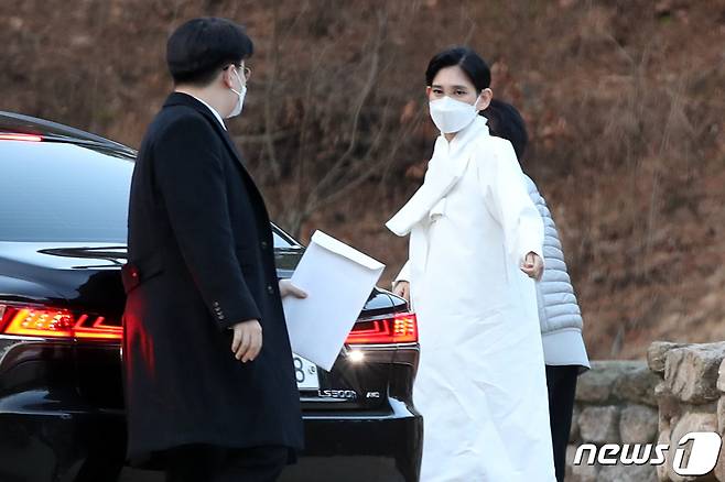 2020년 12월 12일 서울 은평구 진관사에서 열린 고 이건희 회장 49재에 참석한 이부진 호텔신라 사장 2020.12.12/뉴스1 © News1 이광호 기자