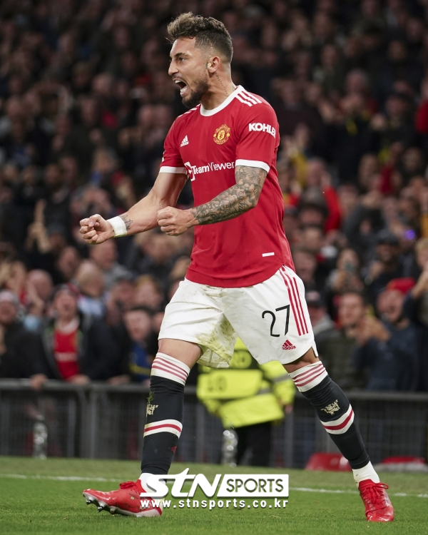 새로운 마음으로 머리를 자른 텔레스. 사진｜뉴시스/AP