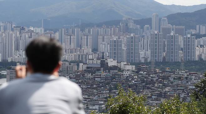 서울 중구 남산에서 바라본 용산, 강남 지역 아파트. [연합]