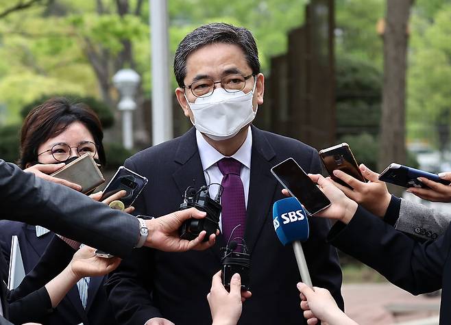아들의 ‘50억원 퇴직금’ 논란으로 의원직 사퇴를 요구받고 있는 곽상도 의원. ⓒ연합뉴스