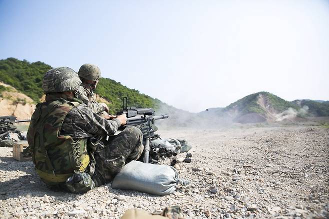 K4 고속유탄기관총은 미군이 사용하고 있는 Mk19 고속유탄기관총과 비슷한 모양새를 가지고 있다. 사진=미 해병대