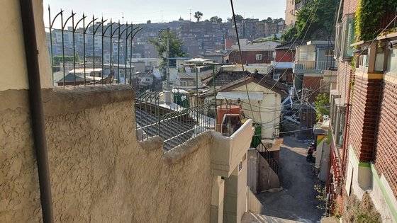 도시재생 1호 사업지였던 창신동의 모습. 현재 창신동은 재개발을 추진하고 있다. 한은화 기자