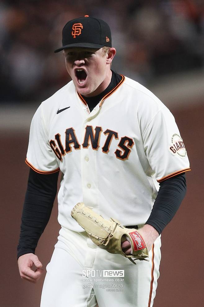 ▲ 다저스와 디비전시리즈 1차전에서 역투한 로건 웹