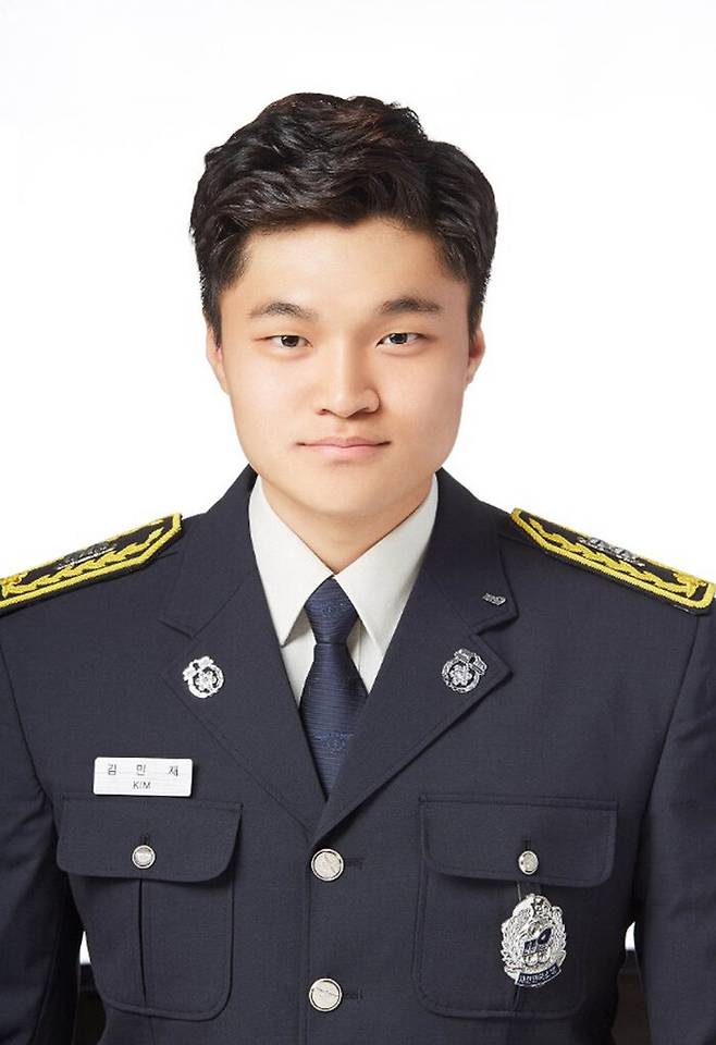 소방청이 부산 북부소방서 화명119 안전센터에서 근무하는 김민재 소방사가 최근 백혈병 환자에게 조혈모세포를 기증했다고 14일 밝혔다. 사진은 김민재 소방사.