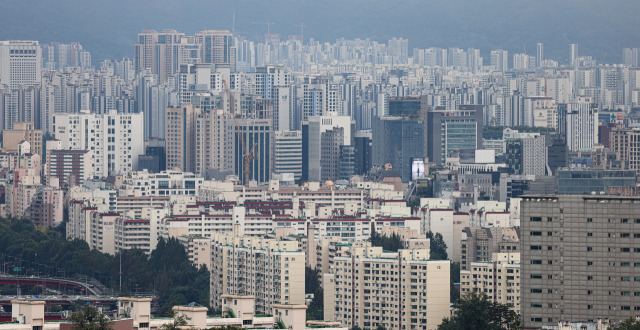 서울 남산에서 바라본 서울 강남구와 송파구 일대모습. /연합뉴스