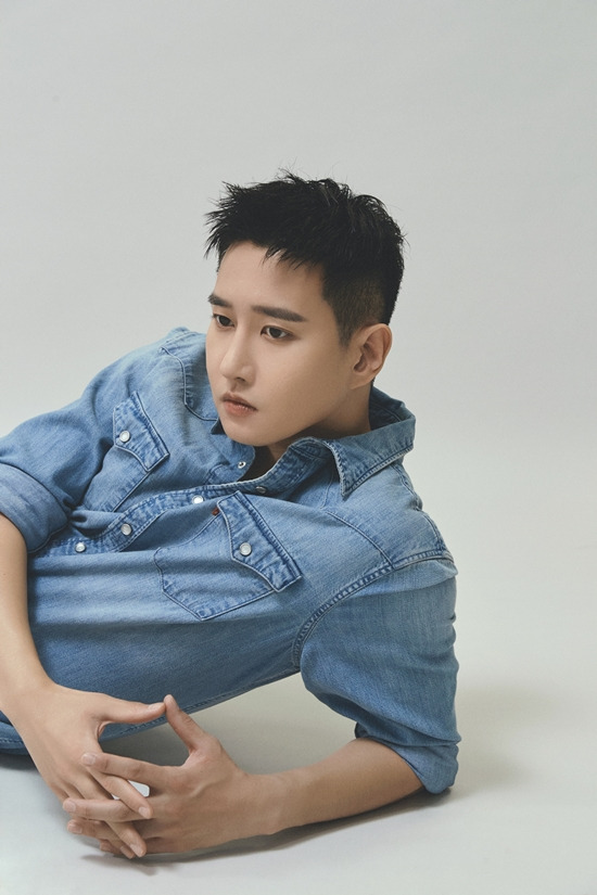 On the 14th, noon B-Bomb showed four new profile photos with various charms through official SNS.B-Bomb in the photo is staring at the side wearing a denim shirt that feels natural.A distinct features and chic gesture further enhanced B-Bombs visuals, stirring fans hearts.In the other cuts that followed, the black casual suits were matched to emit mature masculine beauty, and in the photographs wearing turtlenecks under unique lighting, the intellectual atmosphere was taken, such as taking a pose using costumes, and showed the ability to completely digest any costume.Especially at the time of shooting, B-Bomb was impressed by the field staff with its natural pose, the different eyes for each concept, and the concentration of immersion in an instant despite the long-term profile shooting.B-Bomb said in a behind-the-scenes video released on his personal YouTube channel B-BOMB, I had an awkwardness because I took a profile for a long time, but I have taken a hard shot for fans who would like to see new photos.Meanwhile, B-Bomb is meeting with fans through broadcasting activities and personal YouTube channels.Photo = Seven Seasons