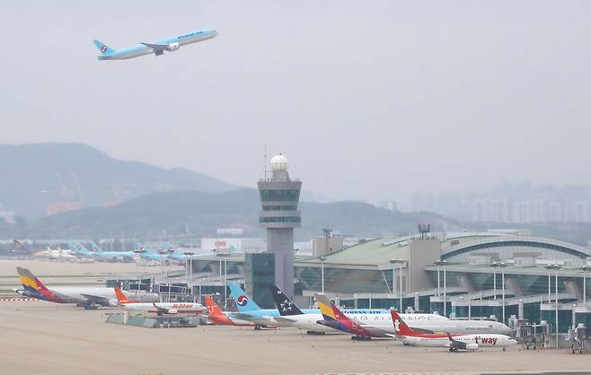 Sales of air tickets spiked on-month in Sept. amid growing hopes for resumption of overseas tourism, as vaccination speeds up in S. Korea (Yonhap)