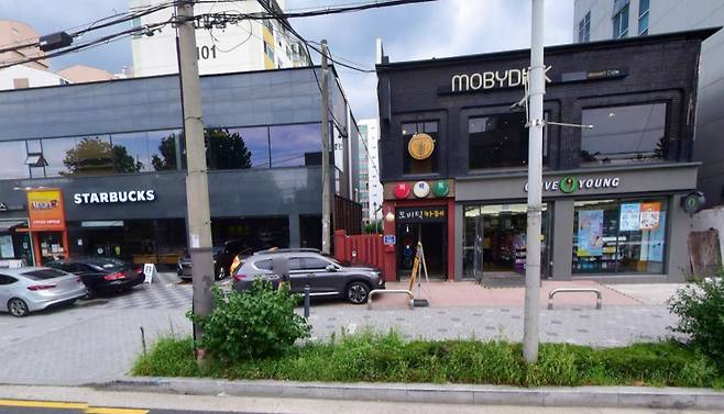 스타벅스 공릉역점, 올리브영 공릉점 전경. 두 매장이 나란히 입점해있다. /사진=네이버 거리뷰