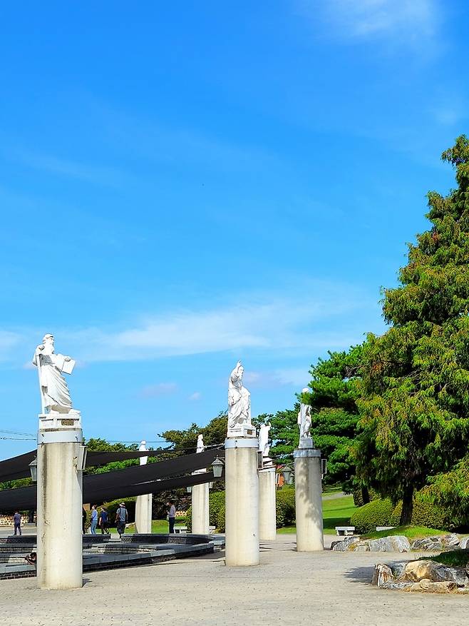 열두제자 조각상