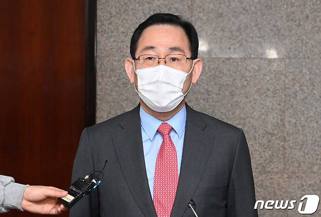 주호영 국민의힘 의원은 17일 윤석열 대선경선 후보의 지지를 선언하고 캠프 선대위원장으로 합류했다. 2021.3.4/뉴스1 © News1 성동훈 기자