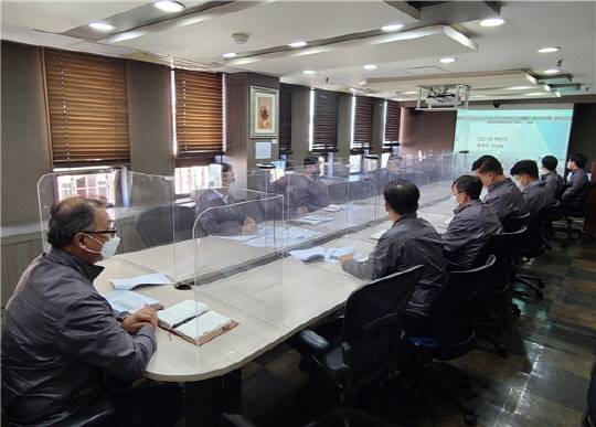 반도건설이 지난 13∼14일 협력사 60여 개사와 함께 환경·사회·지배구조(ESG) 상생경영 온택트 간담회를 진행했다. <반도건설 제공>