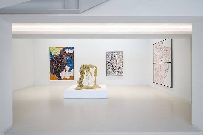 An installation view of Lee Bul's solo exhibition at BB&M in Seoul (BB&M)