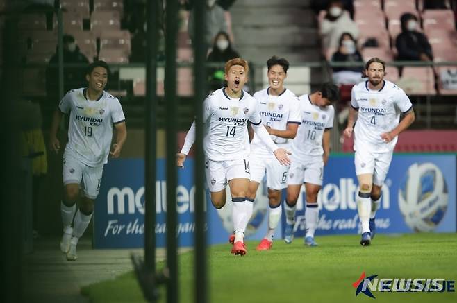 [서울=뉴시스] 연장전서 환상골을 터트린 울산 현대 이동경. (사진=프로축구연맹 제공)