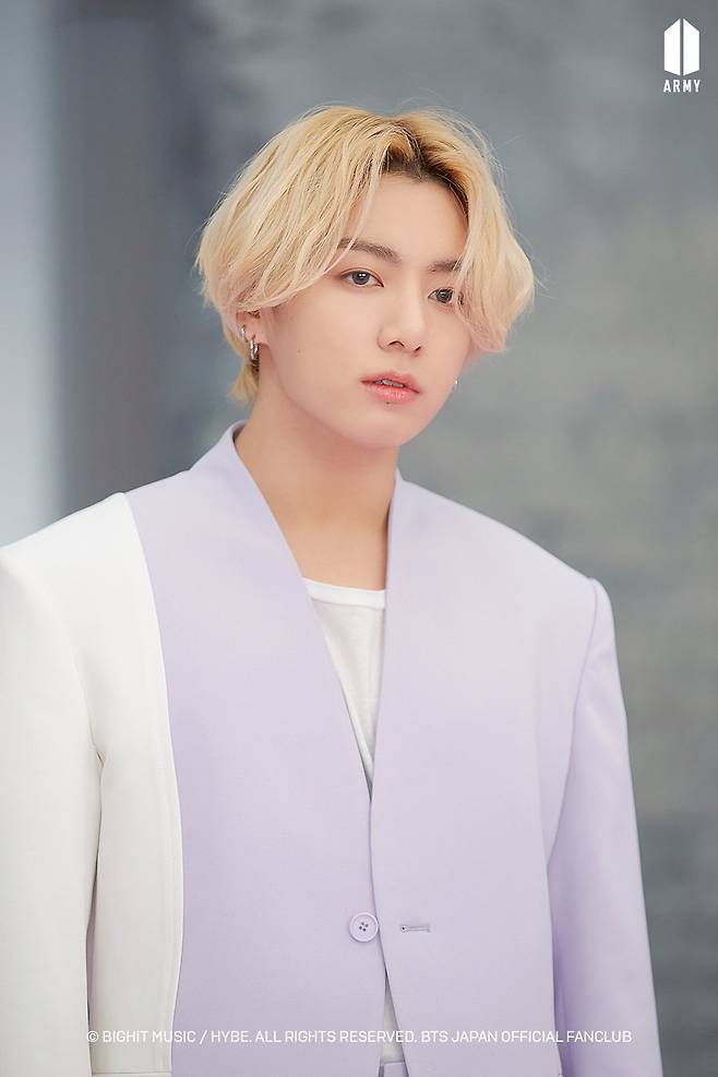 방탄소년단 정국 솔로 2곡 韓아이돌 최초 빌보드 80주 이상 차트인→최장 1·2위..'K팝 大기록'