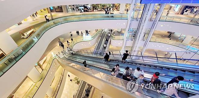 10월 10일 오후 2시께 서울 시내의 한 쇼핑몰 모습 [연합뉴스 자료사진]
