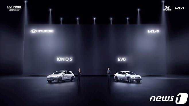 현대자동차 아이오닉5(왼쪽)와 기아 EV6 /뉴스1