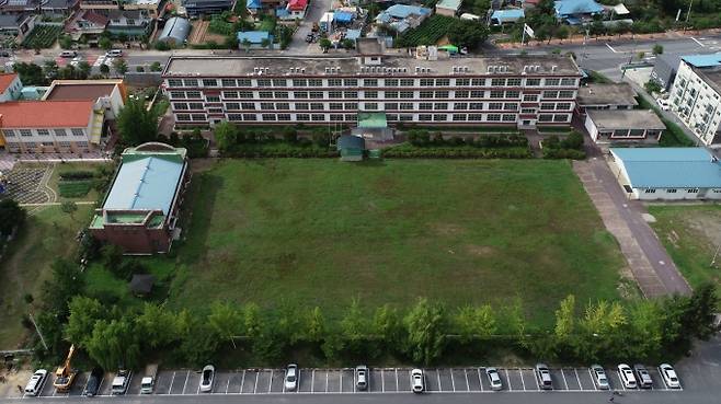 (구) 청양여자정보고등학교 전경. 충남사회적 경제 혁신타운 신축을 위해 철거 예정이다.