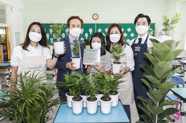 아우디폭스바겐, 초등학교 대상 환경사업 `교실숲 프로젝트` 진행 [사진제공=아우디폭스바겐코리아]