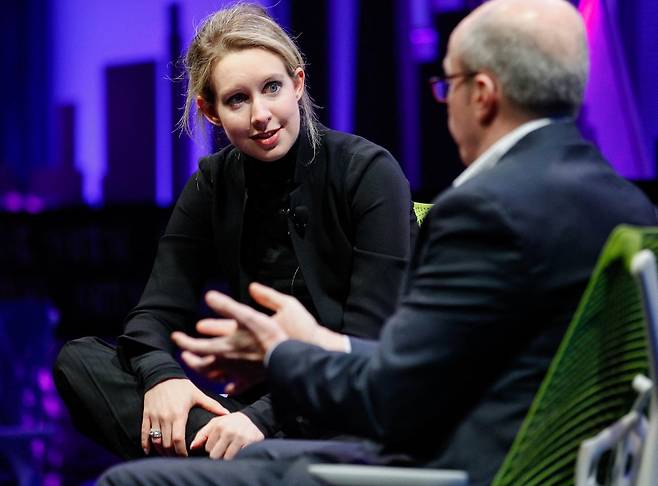 엘리자베스 홈즈는 실리콘밸리의 슈퍼스타였다. 각계에서 강연 요청이 쇄도했고 주요 행사에 빠지지 않고 초대를 받았다./사진=AFP