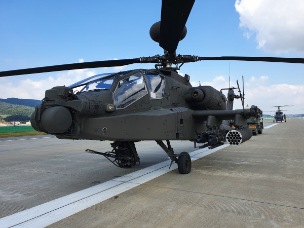 성남 서울공항 야외전시장에 전시된 육군 항공작전사령부 직할 AH-64E 아파치 가디언 공격헬기. 디펜스 타임즈 제공